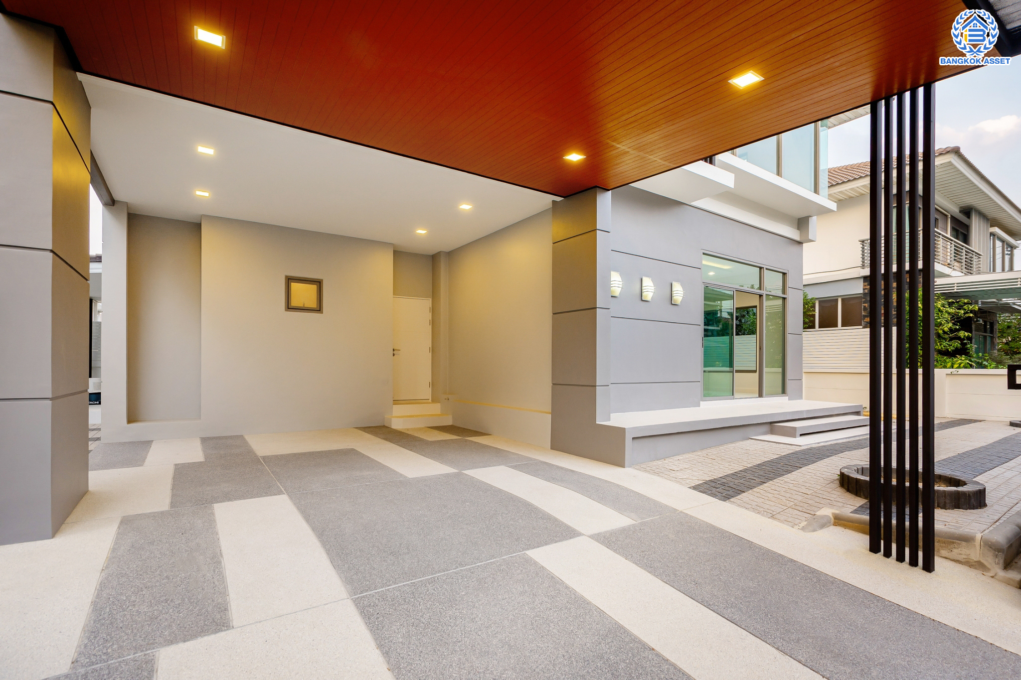 บ้านมือสองตกแต่งใหม่ ม.เพอร์เฟคเพลส แจ้งวัฒนะ บ้านเดี่ยวหลังใหญ่ เนื้อที่ 61.9 ตร.ว. ฟังก์ชัน 3 ห้องนอน 4 ห้องน้ำ 1 ห้องแม่บ้าน จอดรถได้ 2 คัน รองรับทุกการอยู่อาศัย บนทำเลศักยภาพ ใกล้เซ็นทรัลแจ้งวัฒนะ ทางด่วน และรถไฟฟ้าสายสีชมพู "สถานีแยกปากเกร็ด"